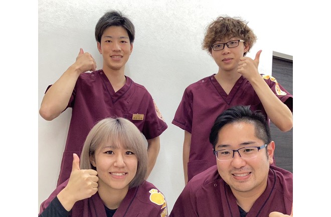 学園の森オレンジ整骨院のスタッフ集合写真